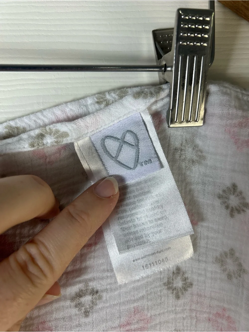 SwaddleMe Summer Infant Baby Blanket Muslin White Tan Pink Medallion Print 2015